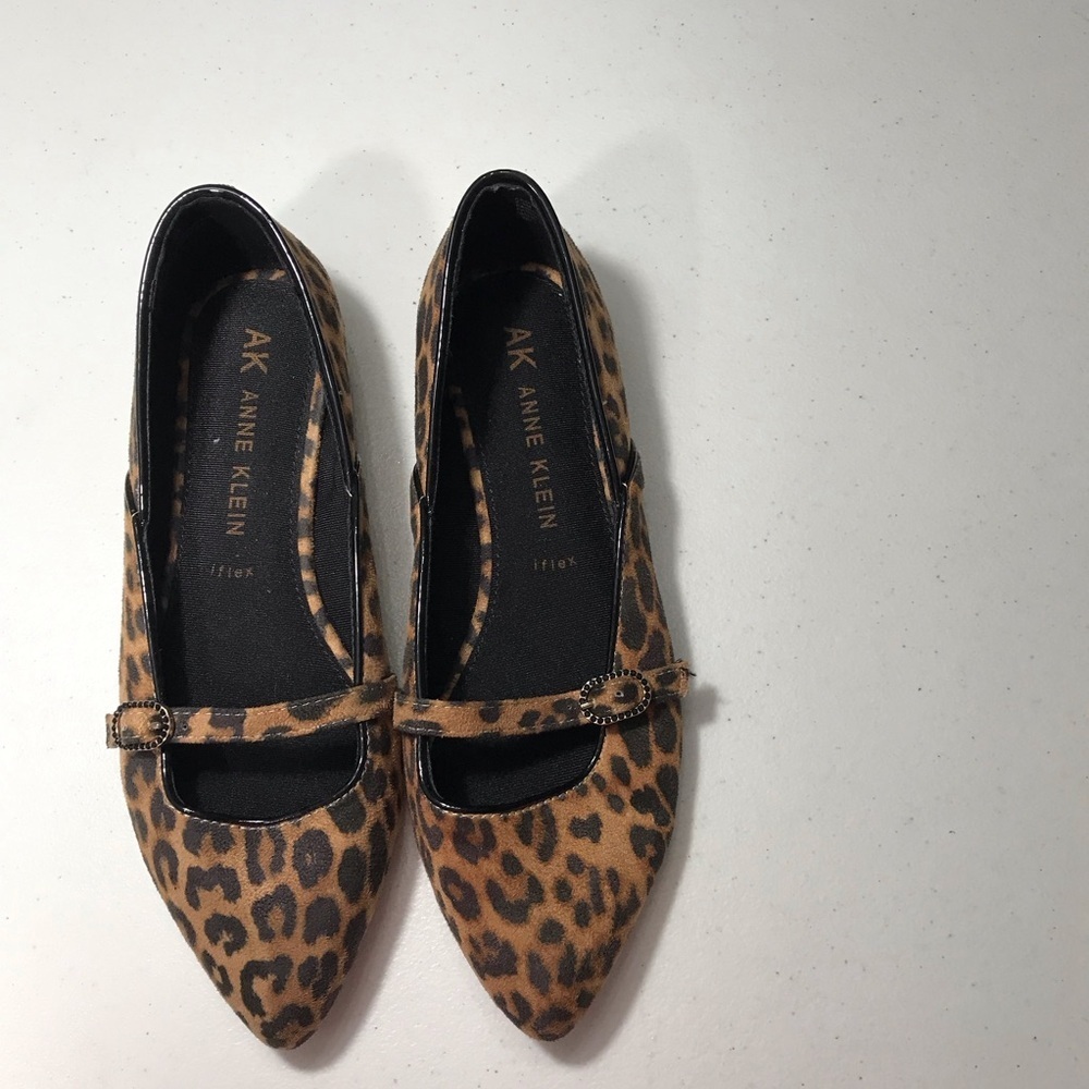 Anne Klein Maryjane Animal Print Flats with Buckle Size 7.5M SB-03